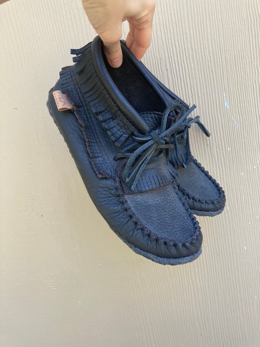Laurentian Chief Rawhide Fringed Leather Moccasin Shoes | Made in Canada | US 7